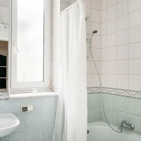 Hébergement de vacances Spacious - 4 Minutes From Market !